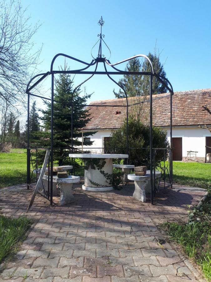 Axtburg Apartments Berbaltavar Esterno foto