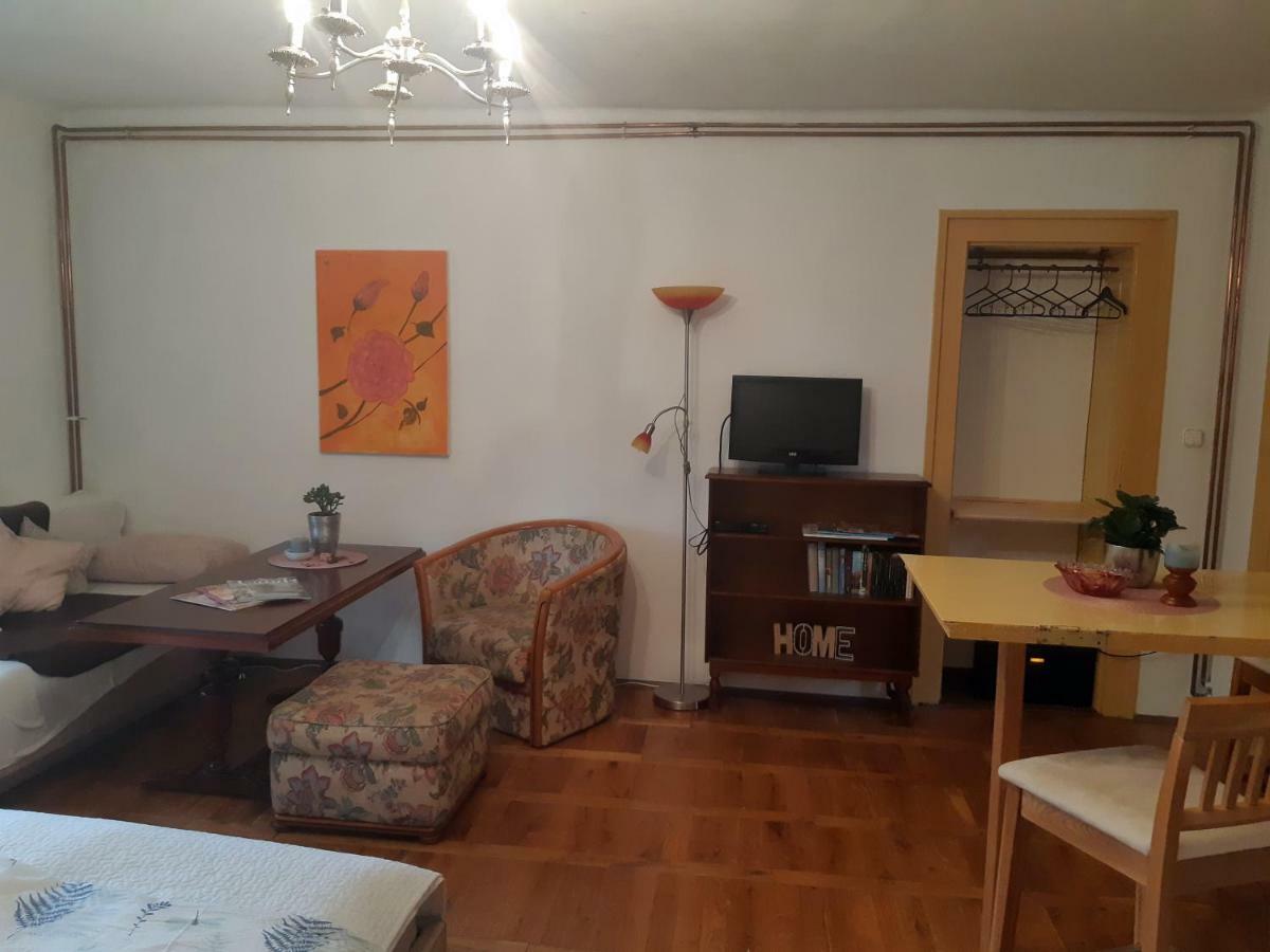 Axtburg Apartments Berbaltavar Esterno foto